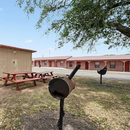 Image 9 - Beeville, TX - House for rent