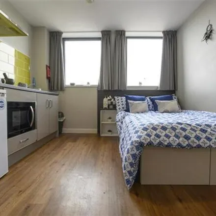 Image 1 - Queen Street, Sheffield, S1 1WR, United Kingdom - Apartment for rent