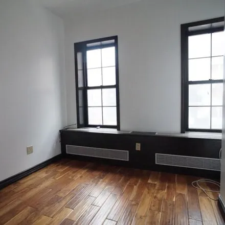 Image 3 - 1553 2nd Avenue, New York, NY 10028, USA - House for rent