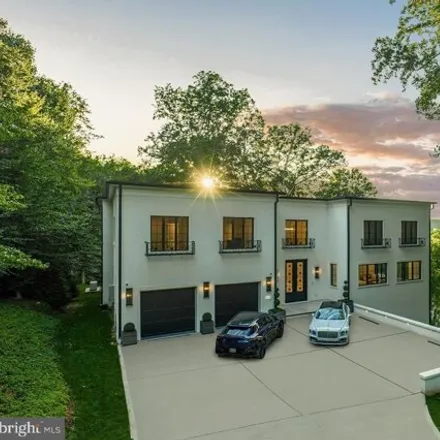 Buy this 6 bed house on 620 Rivercrest Drive in McLean, VA 20818