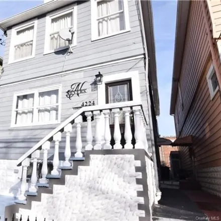 Rent this 3 bed house on 4224 Edson Avenue in New York, NY 10466