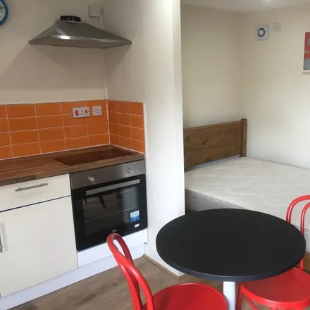 Rent this studio apartment on 128 Tiverton Road in Selly Oak, B29 6BT