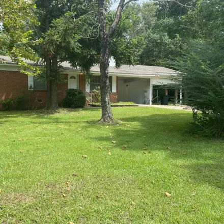 Buy this 3 bed house on 374 Pinewood Drive in DeFuniak Springs, Walton County