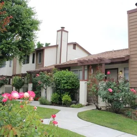 Buy this 2 bed condo on 3535 Starwood Lane in Bakersfield, CA 93309