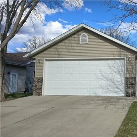 Buy this 3 bed house on 847 West Southview Court in Marshall, MN 56258