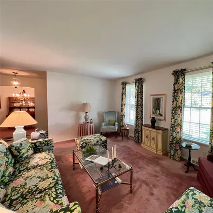 Image 5 - 1229 Deer Ridge Drive, Ferguson, MO 63135, USA - House for sale