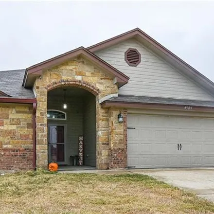Buy this 5 bed house on 899 Colonial Lane in Killeen, TX 76543