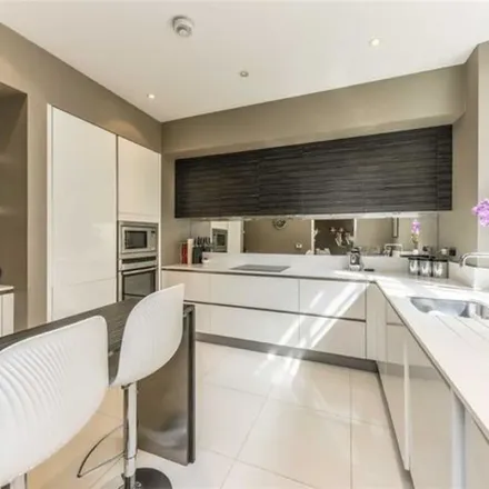 Image 4 - 227 Sussex Gardens, London, W2 2RL, United Kingdom - Apartment for rent