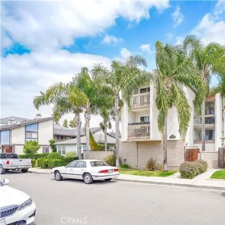 Buy this 2 bed condo on 4704 East Malta Street in Long Beach, CA 90815
