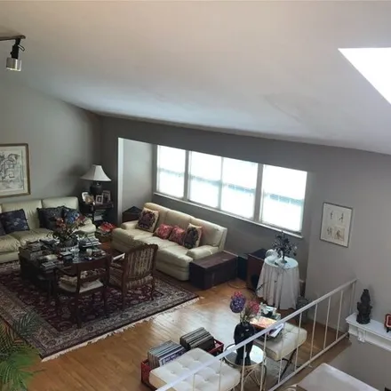 Image 3 - 78 Barry Ln, Syosset, New York, 11791 - House for sale