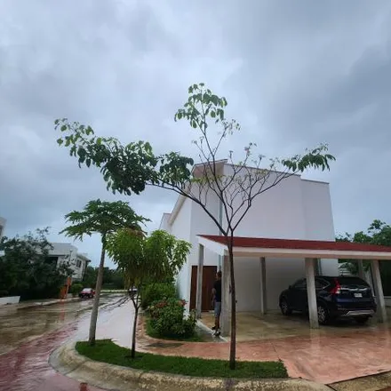 Buy this 3 bed house on Calle Paseo Lagos del Sol in 77569 Cancún, ROO