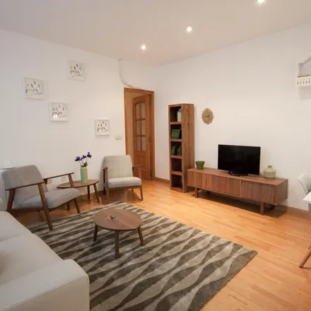 Rent this 2 bed apartment on Madrid in Calle del Infante, 3