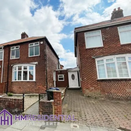 Rent this 3 bed duplex on Hadrian Road in Newcastle upon Tyne, NE4 9QH