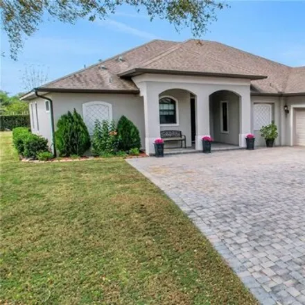 Buy this 3 bed house on 5419 Meadow Hill Loop in Lady Lake, FL 32158