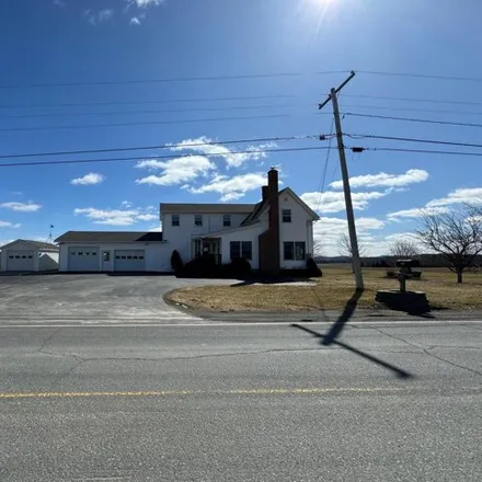 Image 1 - 334 Hughes Road, Mapleton, Aroostook County, ME 04757, USA - House for sale