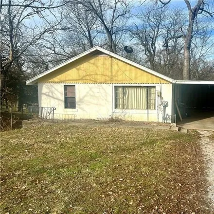 Buy this 3 bed house on 859 West Market Street in Warrensburg, MO 64093