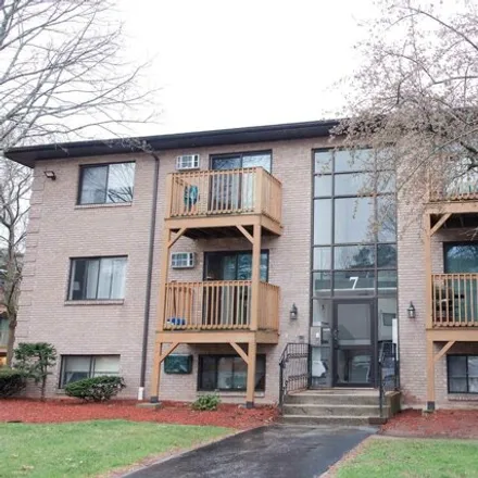 Buy this 2 bed condo on 2 Lancelot Court in Salem, NH 03079