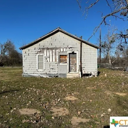 Image 2 - 1697 West 12th Street, Cameron, TX 76520, USA - House for sale
