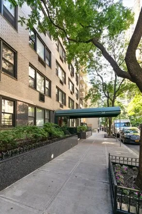 Image 8 - 240 East 46th Street, New York, NY 10017, USA - Condo for sale