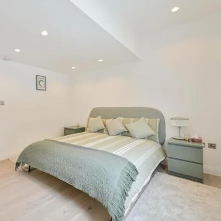 Buy this 3 bed townhouse on 32 Sydney Street in London, SW3 6JN