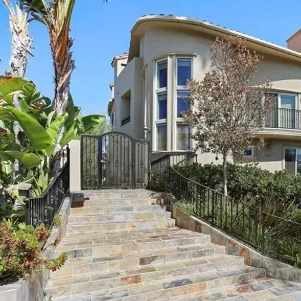Rent this 2 bed house on 18th Court in Santa Monica, CA 90403