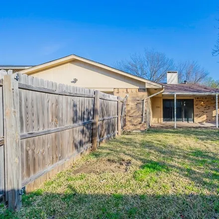 Image 7 - 705 Middle Glen Drive, Garland, TX 75043, USA - House for sale