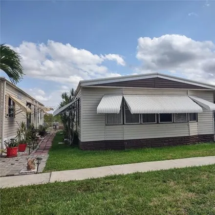 Image 2 - 21720 Nw 3rd St, Pembroke Pines, Florida, 33029 - Apartment for sale