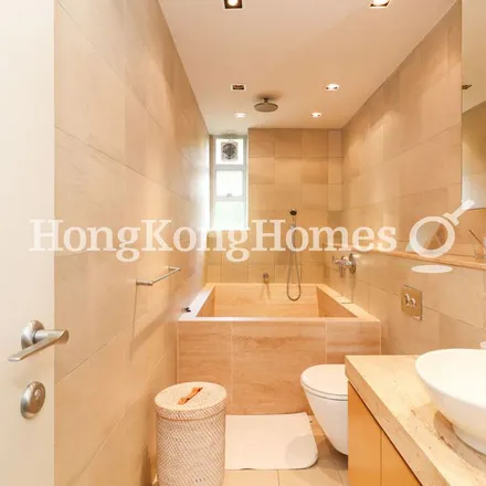 Image 3 - China, Hong Kong, Hong Kong Island, Wan Chai, Shiu Fai Terrace 7, United Mansion - Apartment for rent
