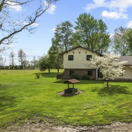 Buy this 4 bed house on Richardson Road in Madison Township, OH 43125