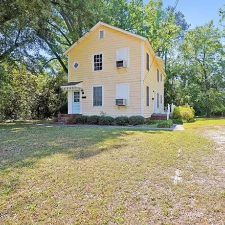 Buy this 2 bed house on 208 East Calhoun Street in Whiteville, NC 28472