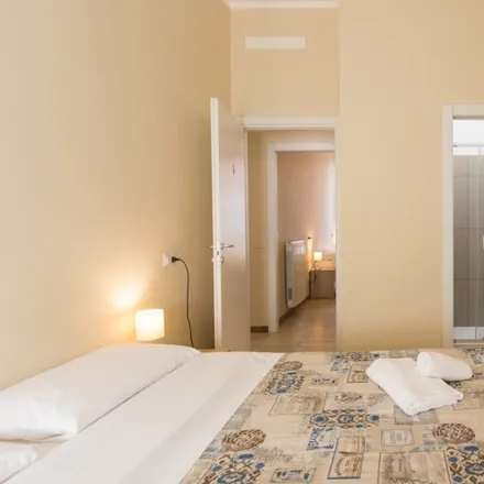 Rent this 5 bed room on Jindalai in Via Mauro Macchi, 20124 Milan MI