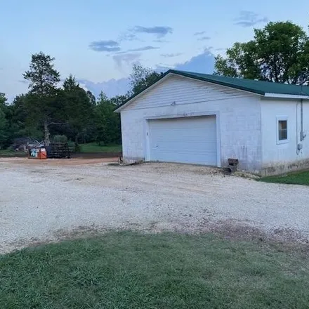 Buy this studio house on Crumble Lane in Crump, Hardin County