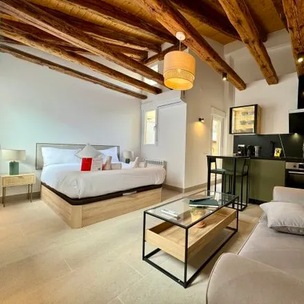 Image 9 - Calle del Desengaño, 16, 28004 Madrid, Spain - Apartment for rent