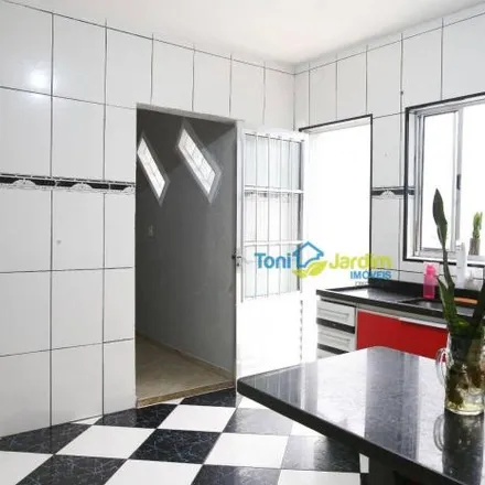 Buy this 3 bed house on Rua Almada 838 in Jardim Santo Alberto, Santo André - SP
