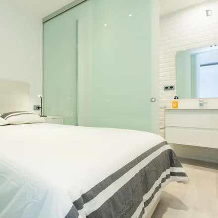 Rent this 1 bed apartment on Ràpid Granada - Tuset in Carrer de la Granada del Penedès, 29