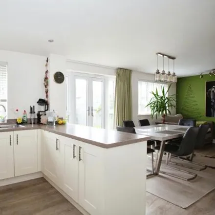 Image 3 - Meadow Place, Harrogate, HG1 4WH, United Kingdom - House for sale