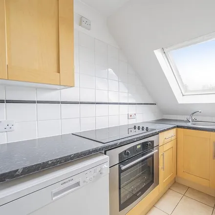 Image 3 - 17 Foxhill Road, Reading, RG1 5QS, United Kingdom - Apartment for rent