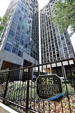Buy this 2 bed condo on 345 Fullerton in 345-357 West Fullerton Parkway, Chicago