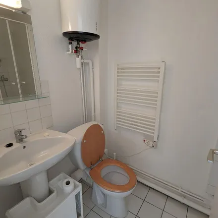Rent this 1 bed apartment on 2 Place du Général de Gaulle in 76000 Rouen, France
