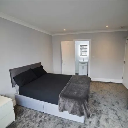 Image 8 - Milford Gardens, South Stanmore, London, HA8 6EY, United Kingdom - Room for rent