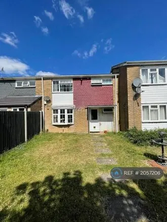 Image 1 - Hithercroft Road, High Wycombe, HP13 5RB, United Kingdom - Townhouse for rent