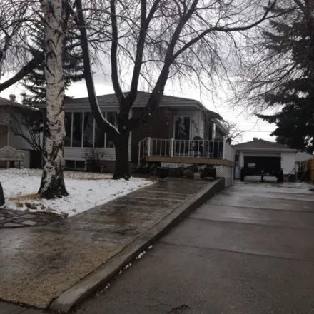 Image 1 - Calgary, Forest Heights, AB, CA - House for rent
