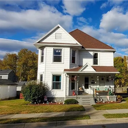 Buy this 3 bed house on 111 East Pearl Street in Bridgeport, Miamisburg