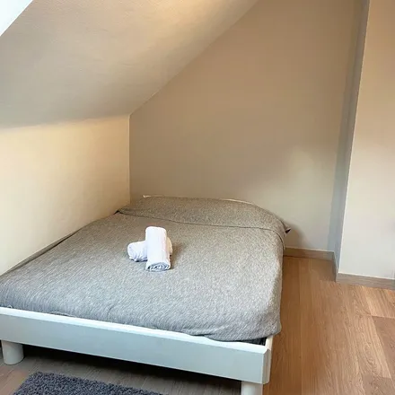 Rent this 3 bed apartment on Rue Stevin - Stevinstraat 105 in 1000 Brussels, Belgium