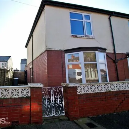 Buy this 2 bed duplex on Ilford Road in Blackpool, FY4 4EY