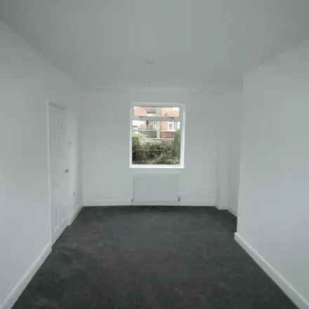 Image 4 - Longfellow Street, Houghton-le-Spring, DH5 8LF, United Kingdom - Apartment for rent