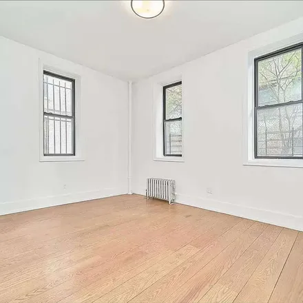 Image 2 - 770 Saint Marks Avenue, New York, NY 11216, USA - Apartment for rent