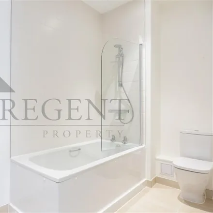 Image 4 - Ilford Hill, London, IG1 2AT, United Kingdom - Apartment for rent