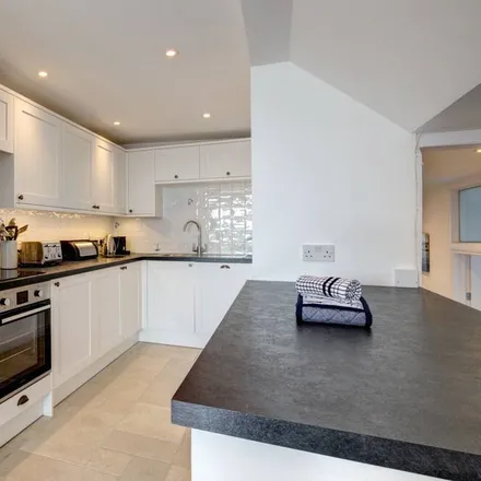 Image 3 - Salcombe, TQ8 8EX, United Kingdom - Apartment for rent