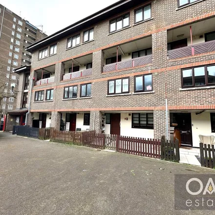 Rent this 3 bed apartment on Celia House in Purcell Street, London